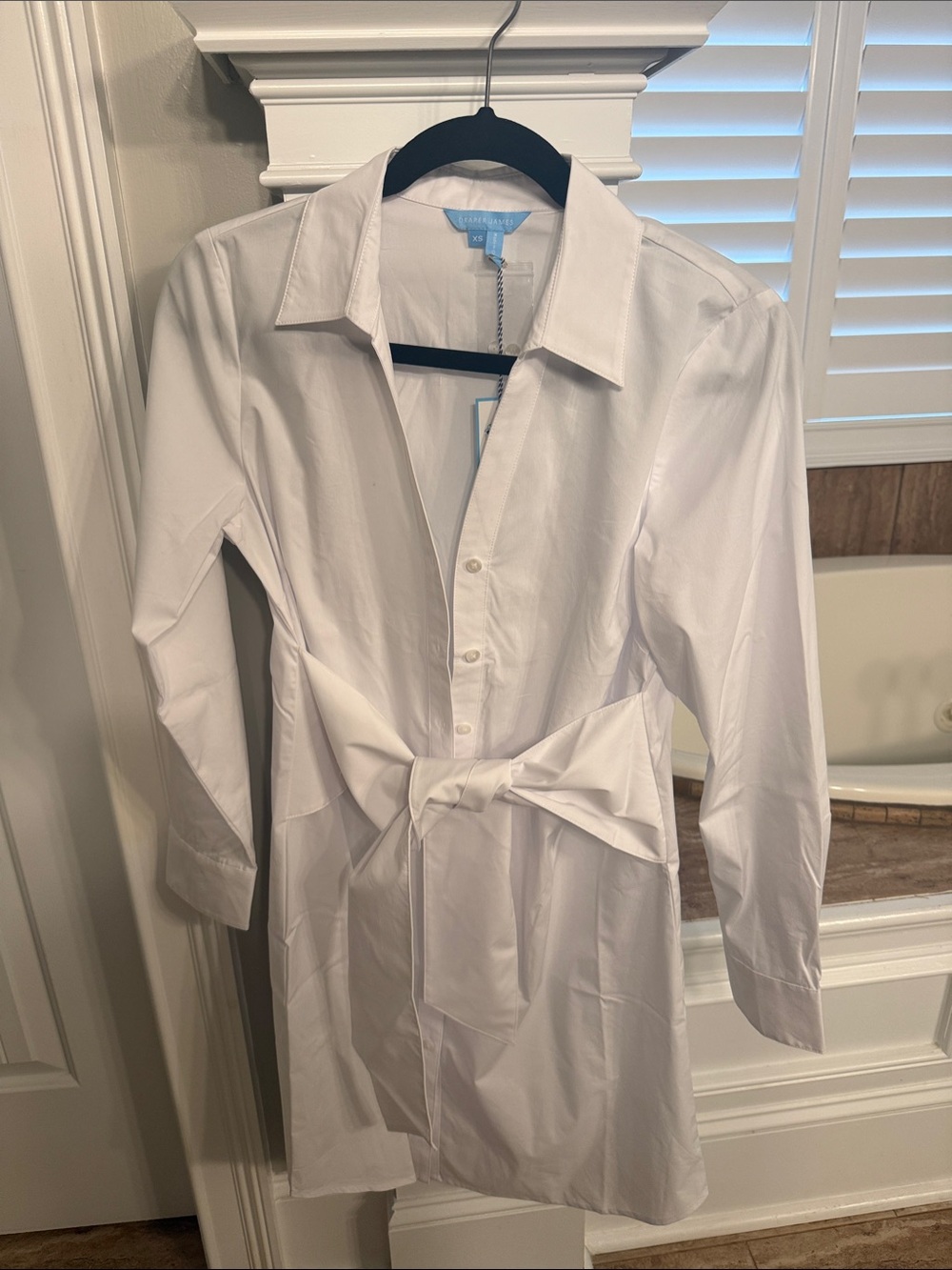 Draper James White Button-Front Men's Shirt with Waist Tie